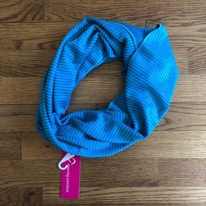 SOLD ⭐️ NWT Moving Comfort Infinity Scarf